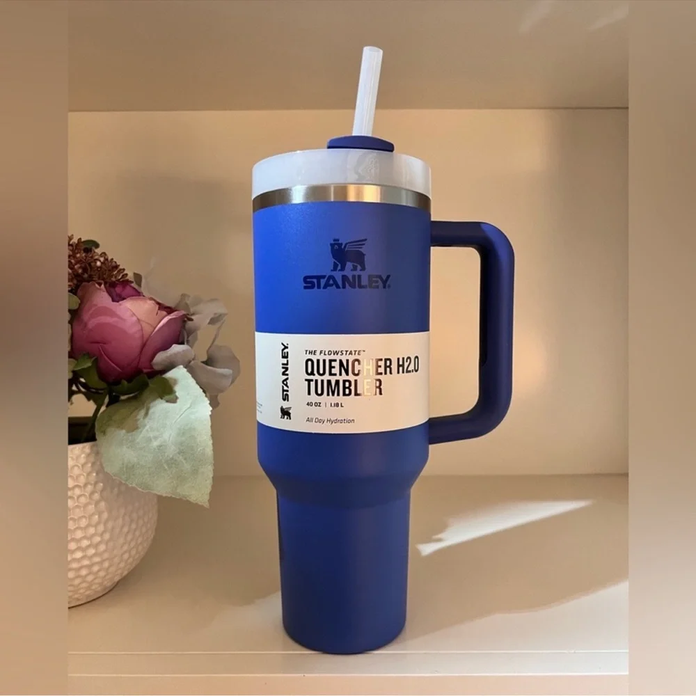 🎉LAST PIECE🎉Limited Edition Stanley 40oz‎ H2.0 FlowState Tumbler Iris